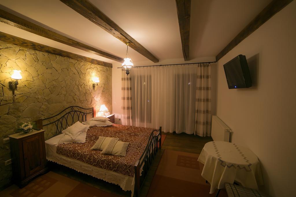 Casa Verde Voroneț Exterior foto