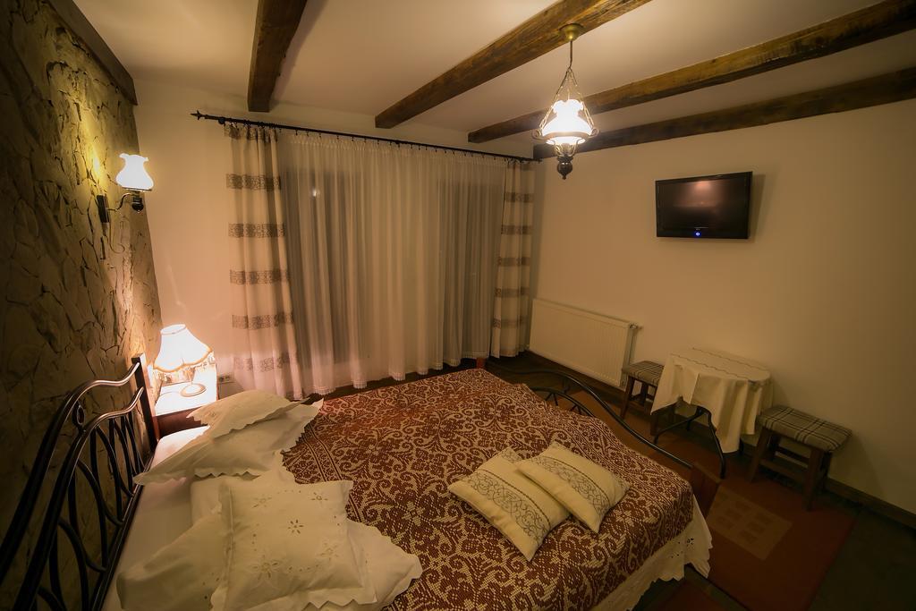 Casa Verde Voroneț Exterior foto