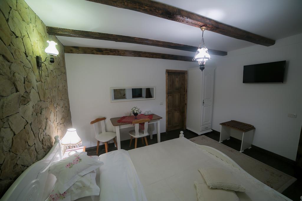 Casa Verde Voroneț Exterior foto