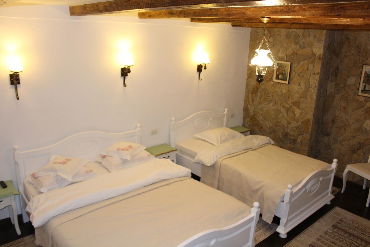 Casa Verde Voroneț Exterior foto