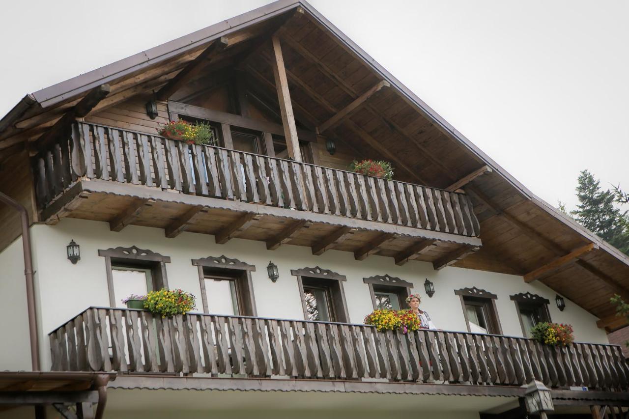 Casa Verde Voroneț Exterior foto
